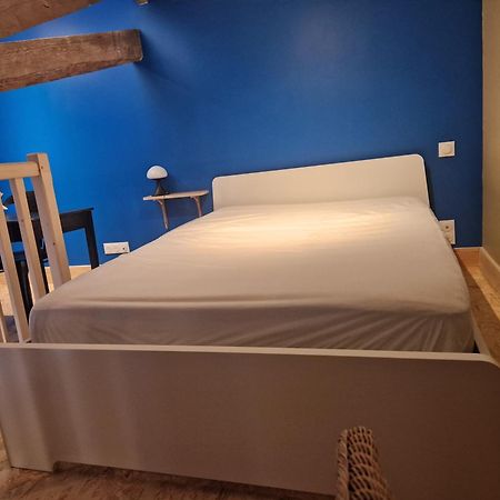 Le Jardin Aux Camelias Apartment ลารอช-ซูร์-ยง ภายนอก รูปภาพ