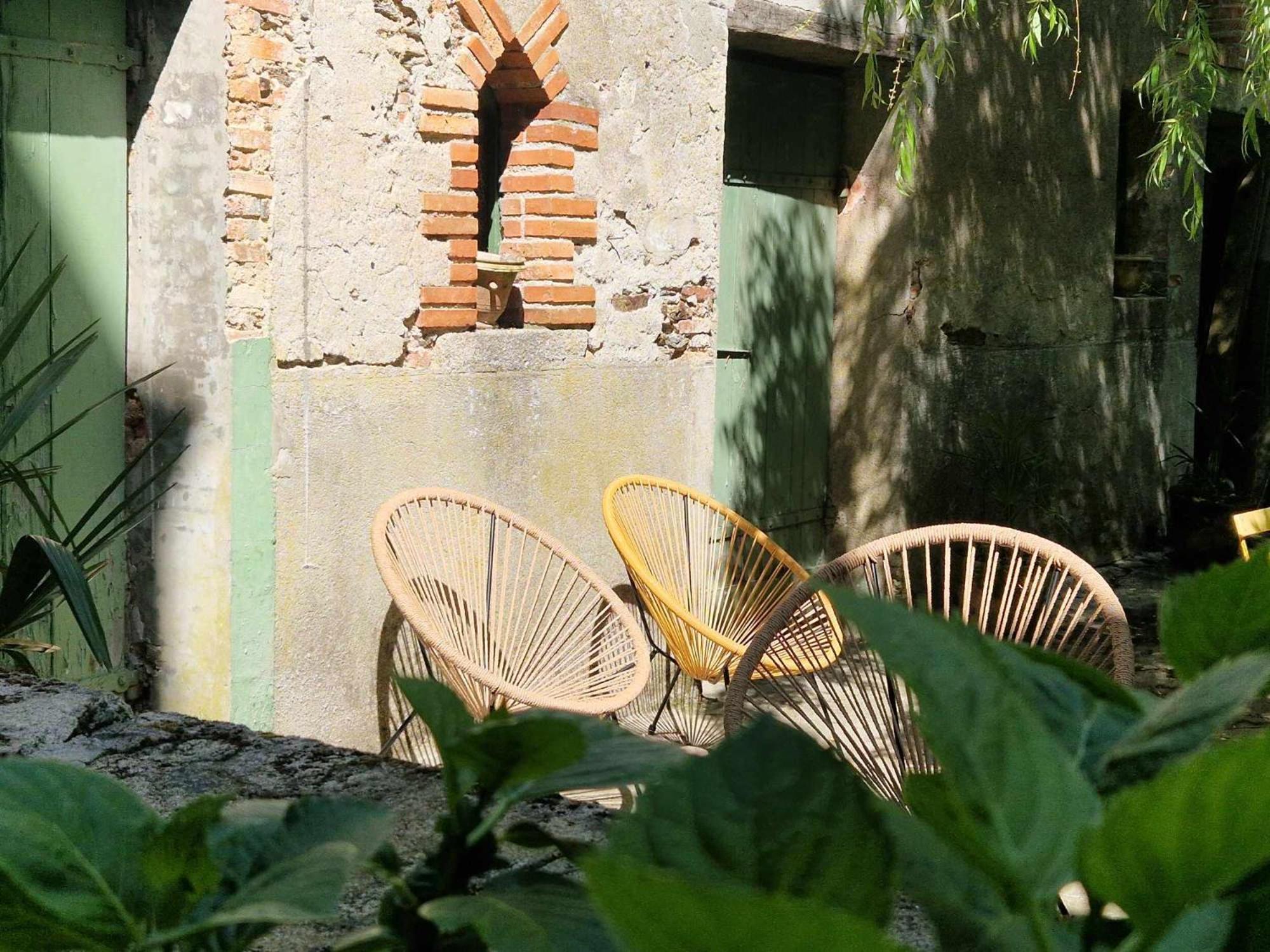 Le Jardin Aux Camelias Apartment ลารอช-ซูร์-ยง ภายนอก รูปภาพ