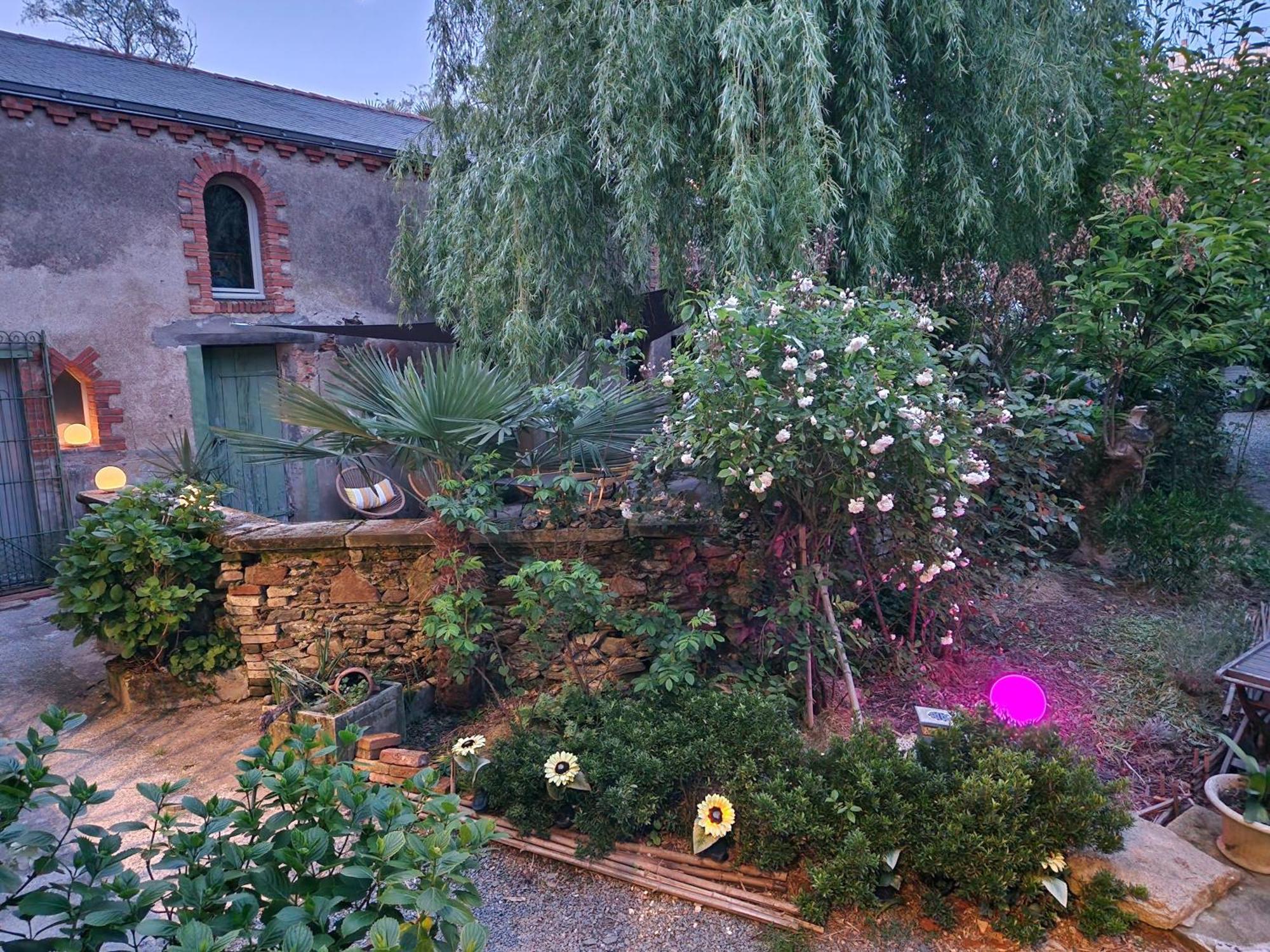Le Jardin Aux Camelias Apartment ลารอช-ซูร์-ยง ภายนอก รูปภาพ