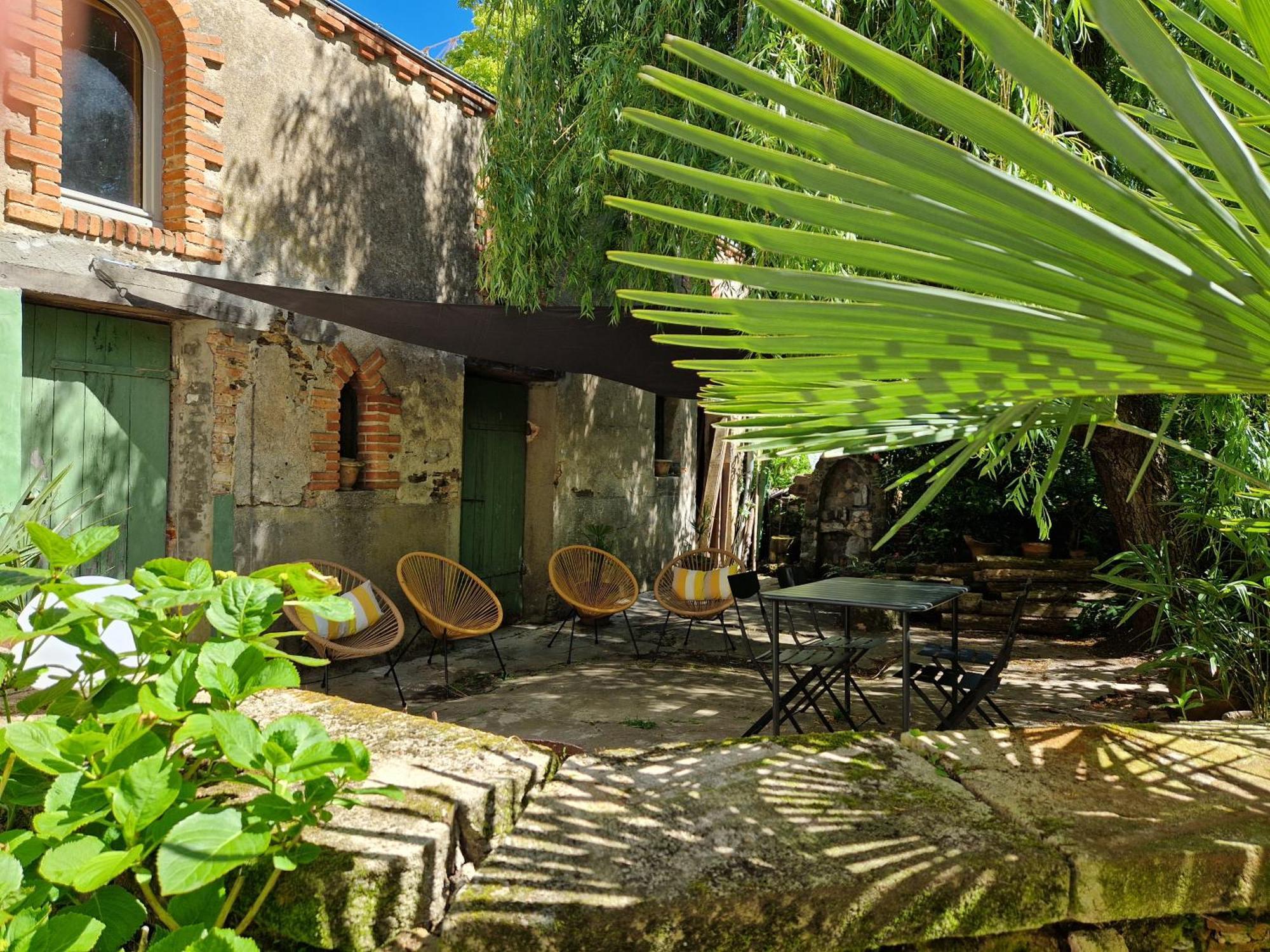 Le Jardin Aux Camelias Apartment ลารอช-ซูร์-ยง ภายนอก รูปภาพ